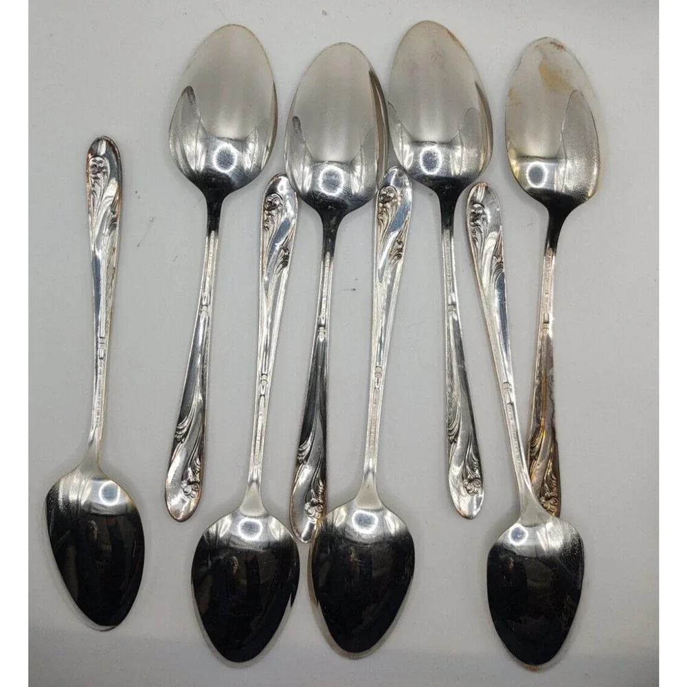 Holmes & Edwards Silverplate Silverware Romance Pattern Tablespoons 8 Pieces